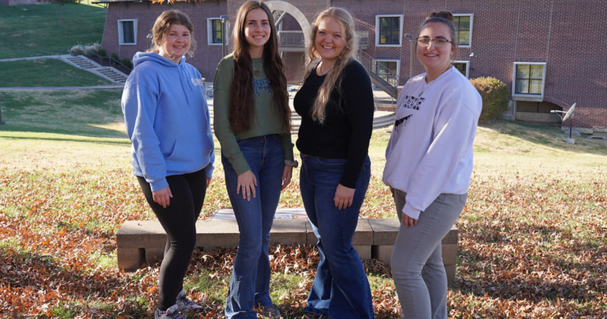 Dylan Knipker, Gretta Carrender, Ryleigh Case, and Abby Sweezer