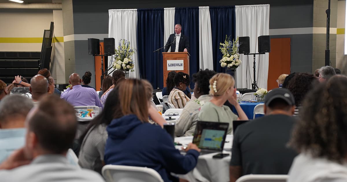 Lincoln University President Moseley address faculty and staff