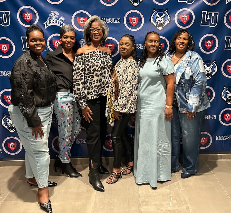 Lincoln University alumna Antoinette Coleman Futrell,  Lavonne Boyd, Staci Garrett Oliver, Cynthia Johnson,  Regina Robinson and Glenda Robinson Bridges.