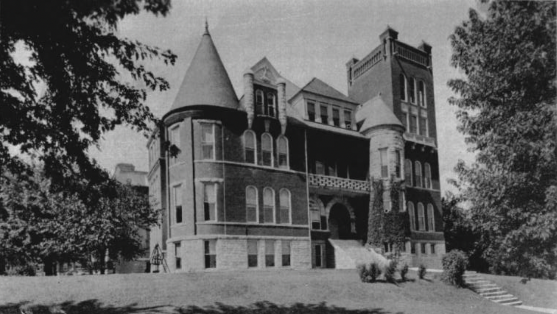 Black and white image of Memorial Hall on Lincoln University's campus in 1925.