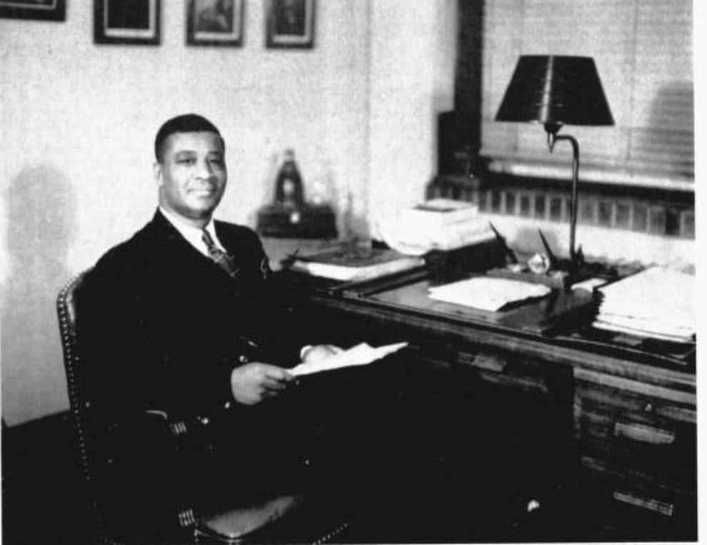 Black and white image of former LU President Sherman Scruggs.