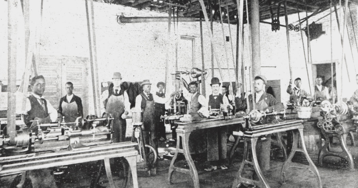Black and white image of Lincoln University students in the 1800s.
